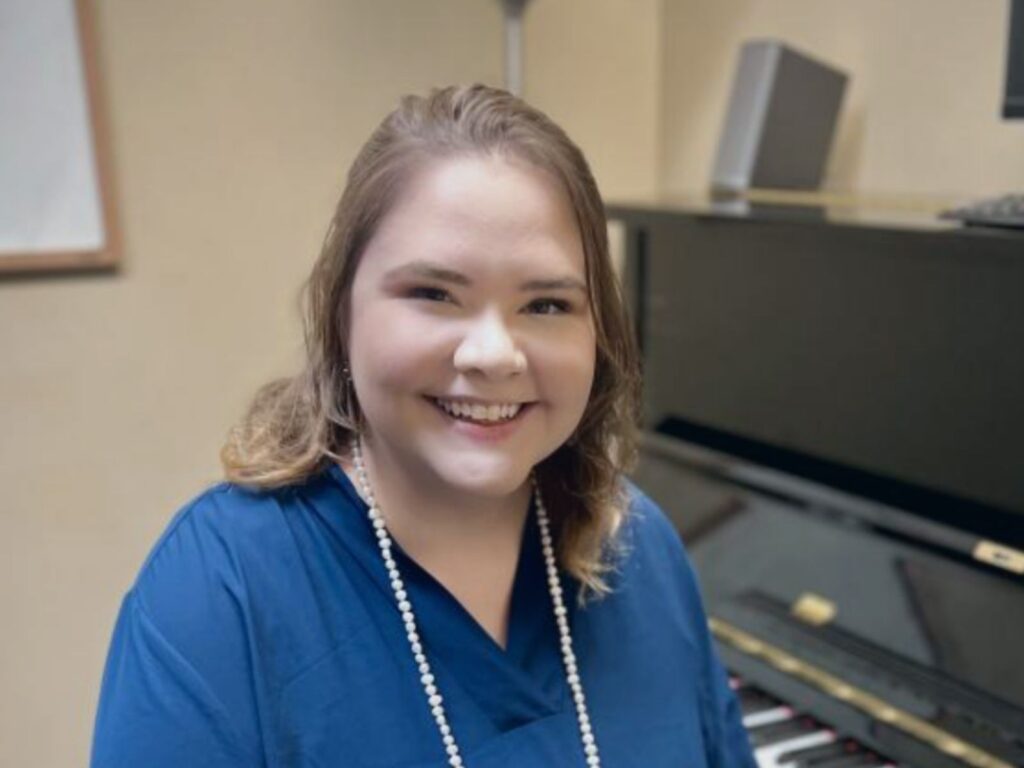 Elizabeth, an online piano teacher at Allegro Music & Dance in Tucson